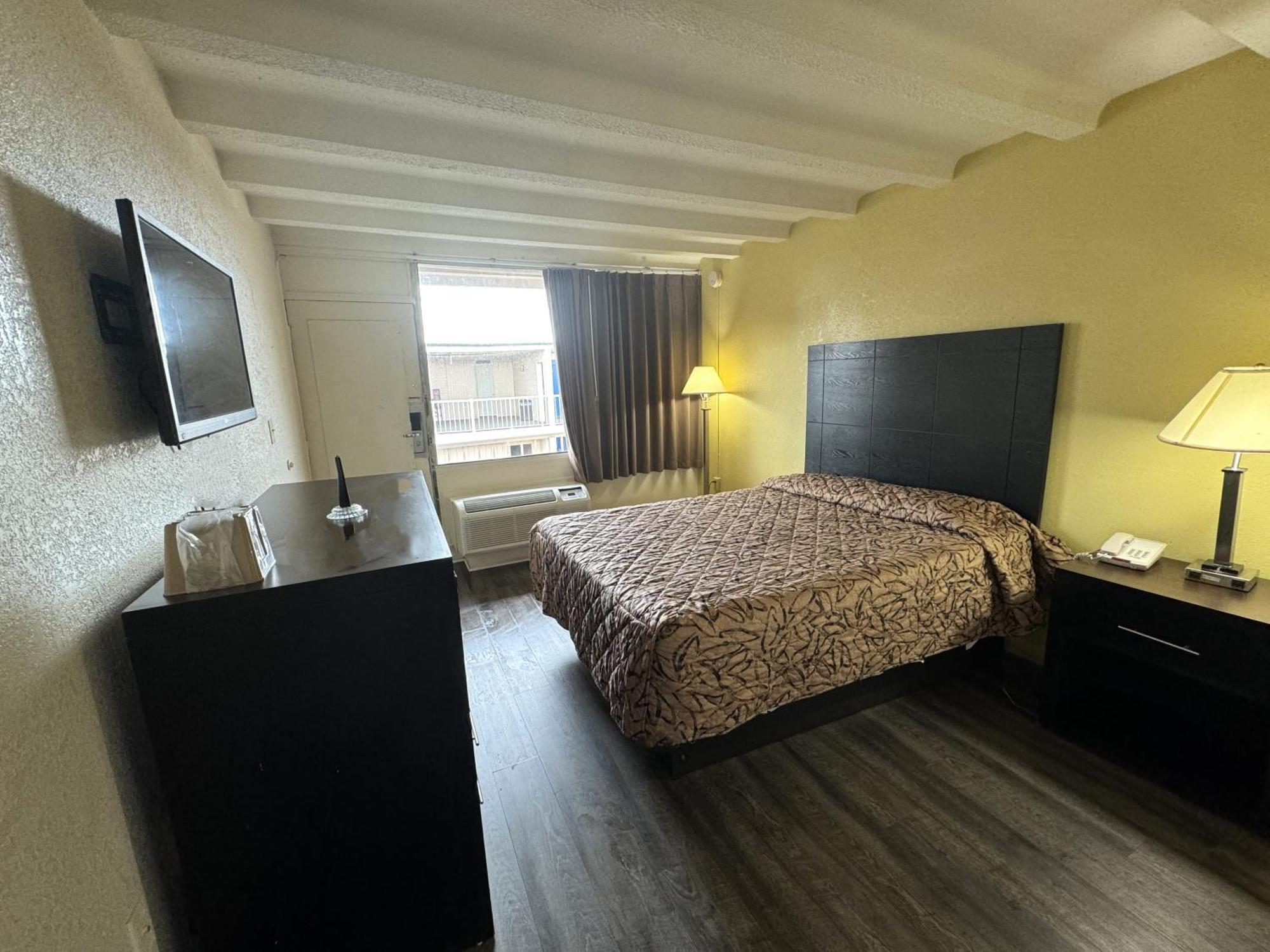 James River Inn & Suites Ньюпорт-Ньюс Экстерьер фото